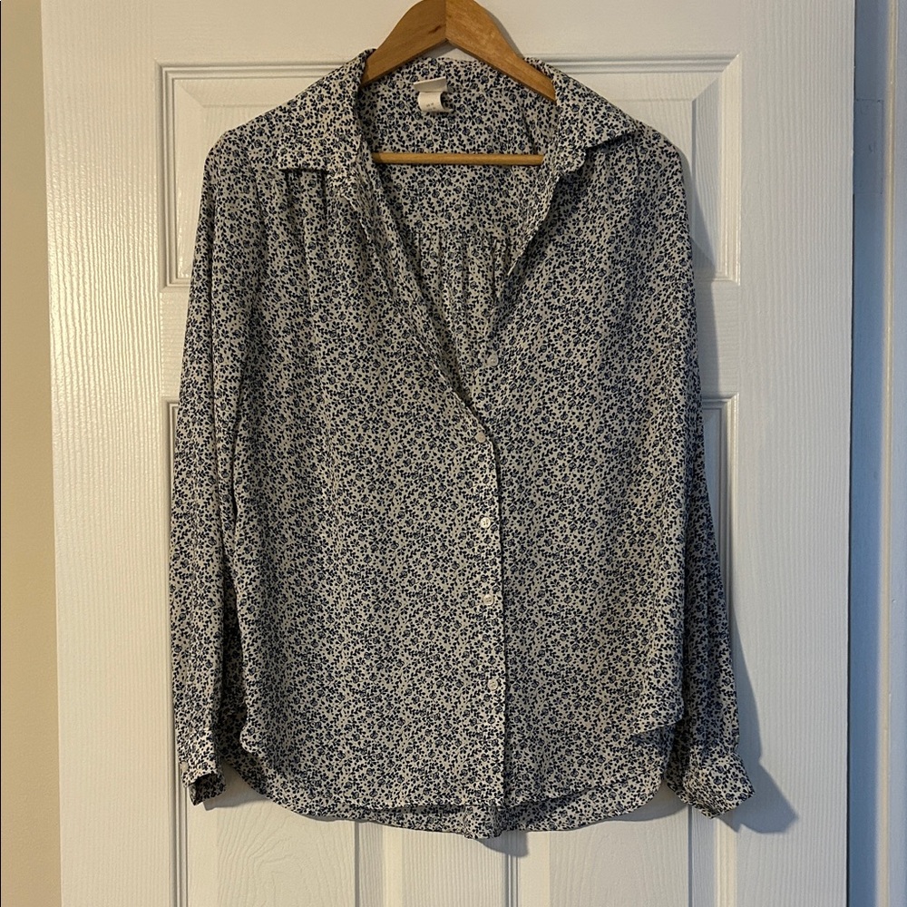 H&M Blue and White Button Down Shirt